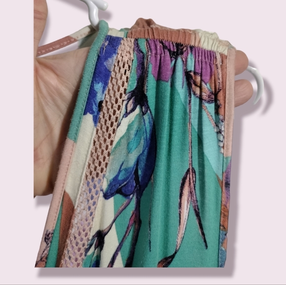 Spense Sleeveless Cross Front Maxi Dress - Picture 7 of 15